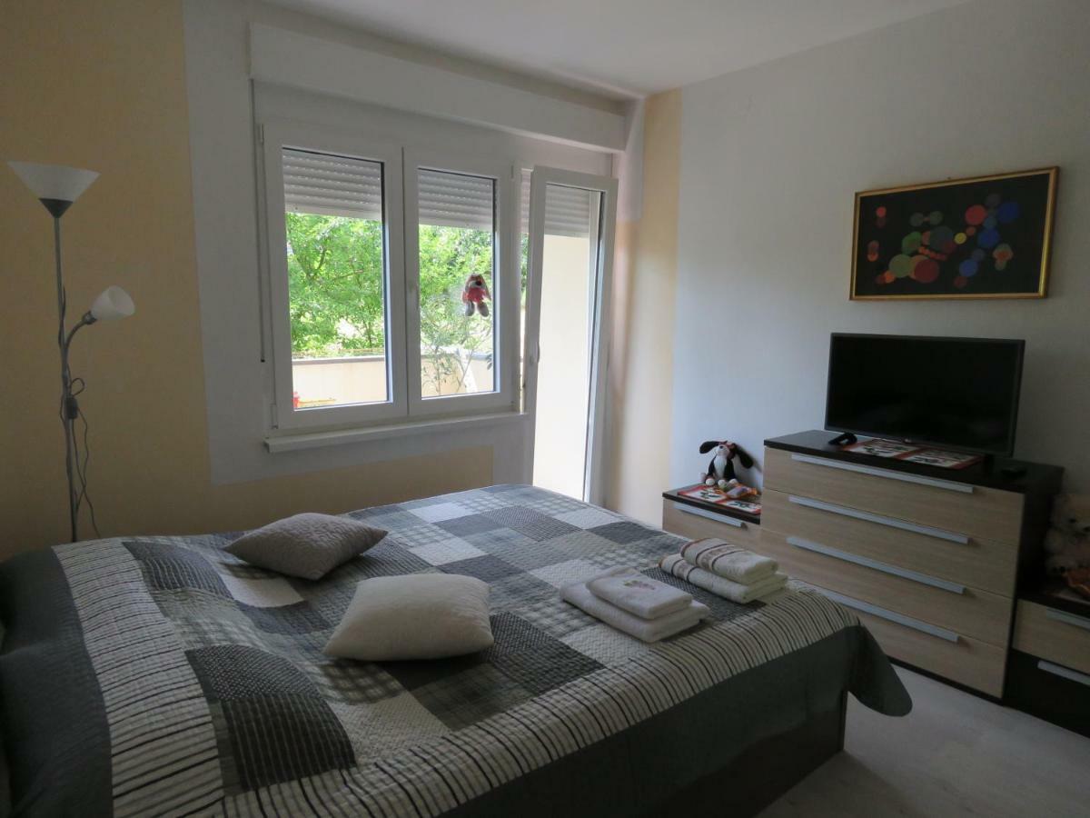 בוזט Apartman Snjeska מראה חיצוני תמונה